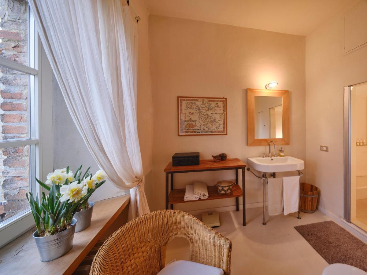Bed and Breakfast Il Castello Di Tassara Exterior foto
